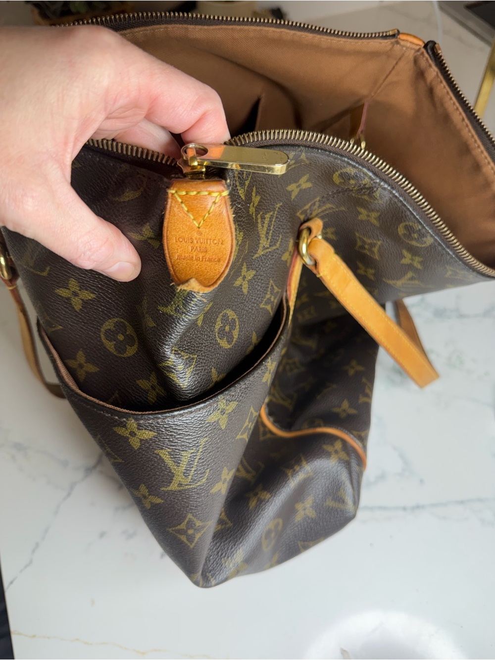 Louis Vuitton Totally MM (authentic) - Picture 4 of 8